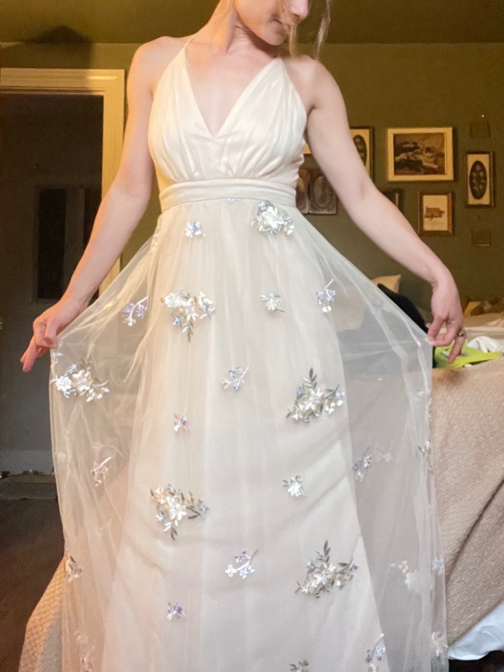 Lulus alt wedding dress plunging neckline floral appliqué new